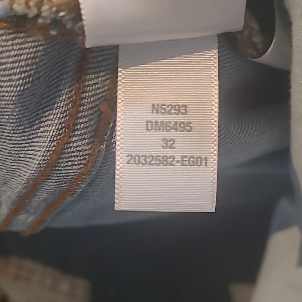 NWOT MADEWELL MID RISE KICK OUT JEANS - Picture 9 of 10